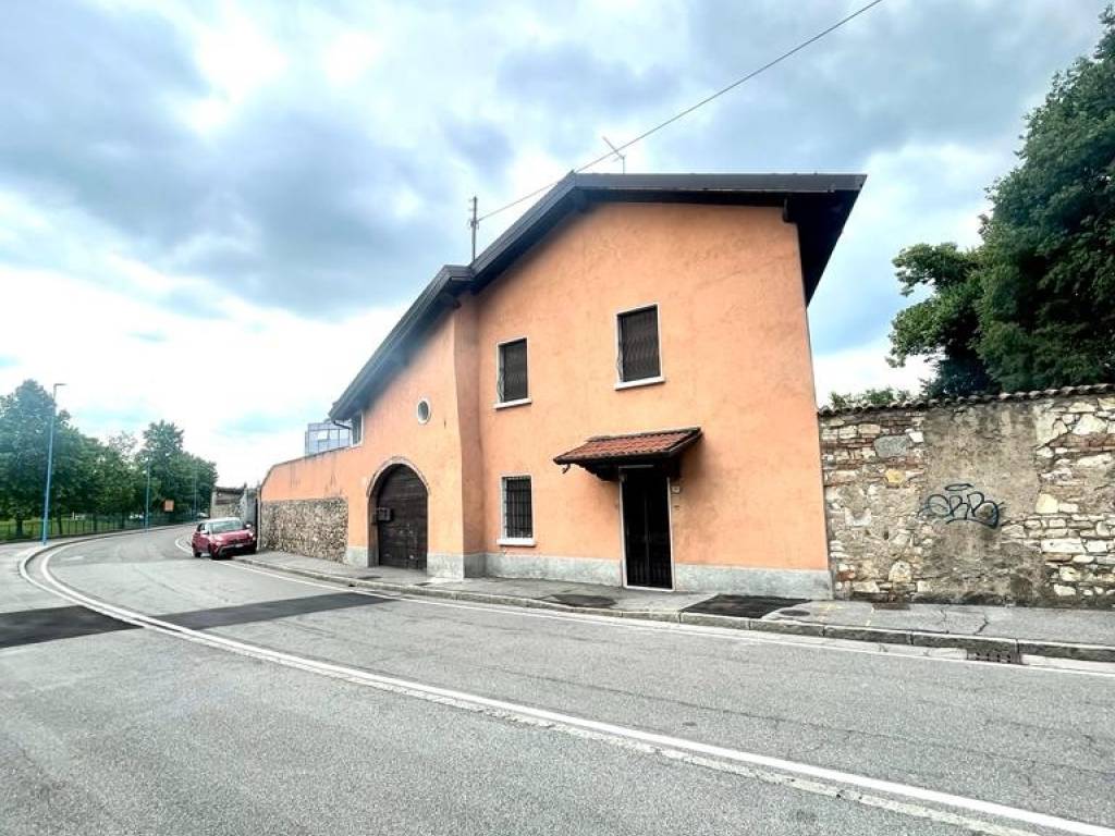 Appartamento a Brescia in Via delle Scuole - Foto 3
