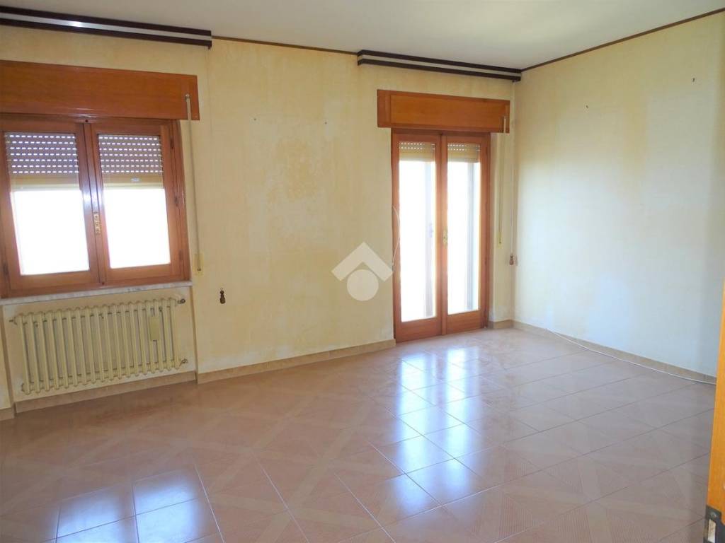 Appartamento a Castrovillari in Via Delle Azalee - Foto 4
