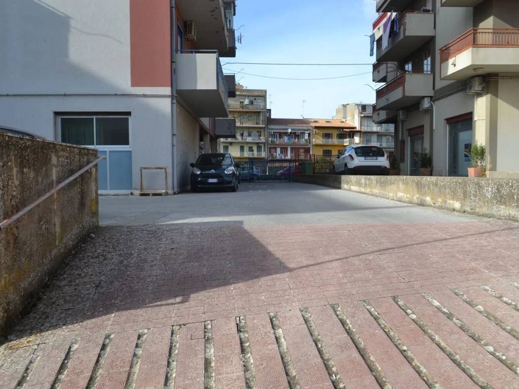 Box / garage a Caltagirone in Via Edmondo De Amicis No Number - Foto 3