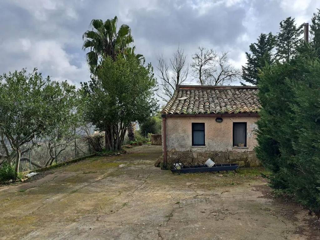 Villa a Caltagirone in Via delle Balatazze - Foto 2
