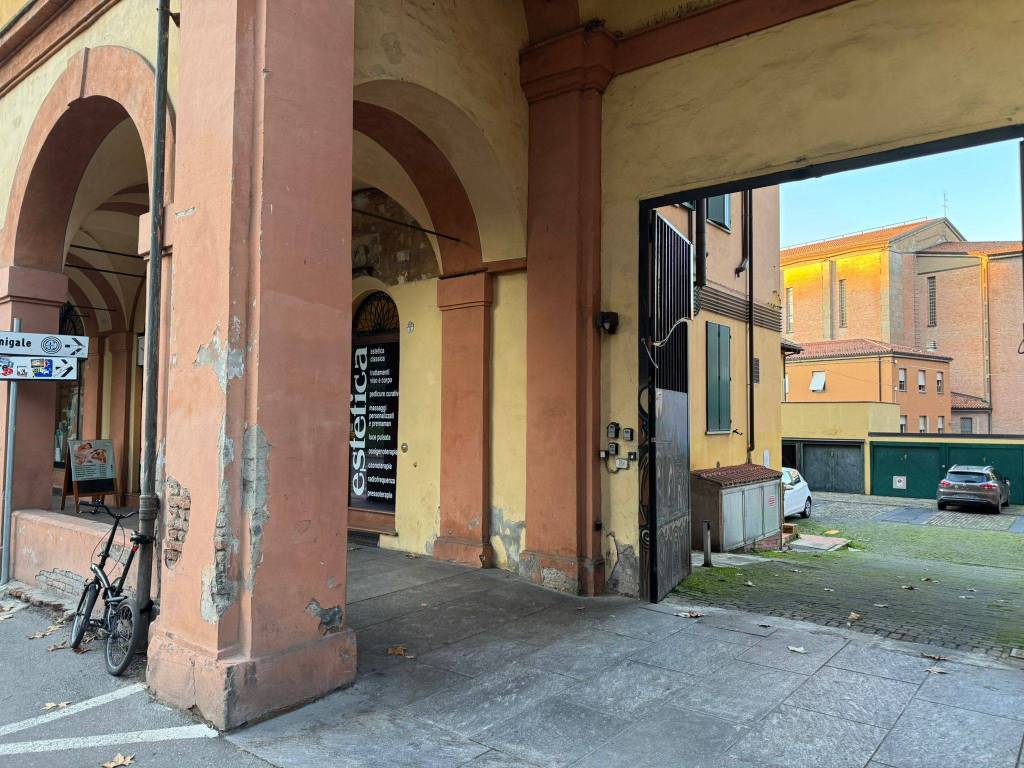 Box / garage a Bologna in Via Saragozza, 223 - Foto 2