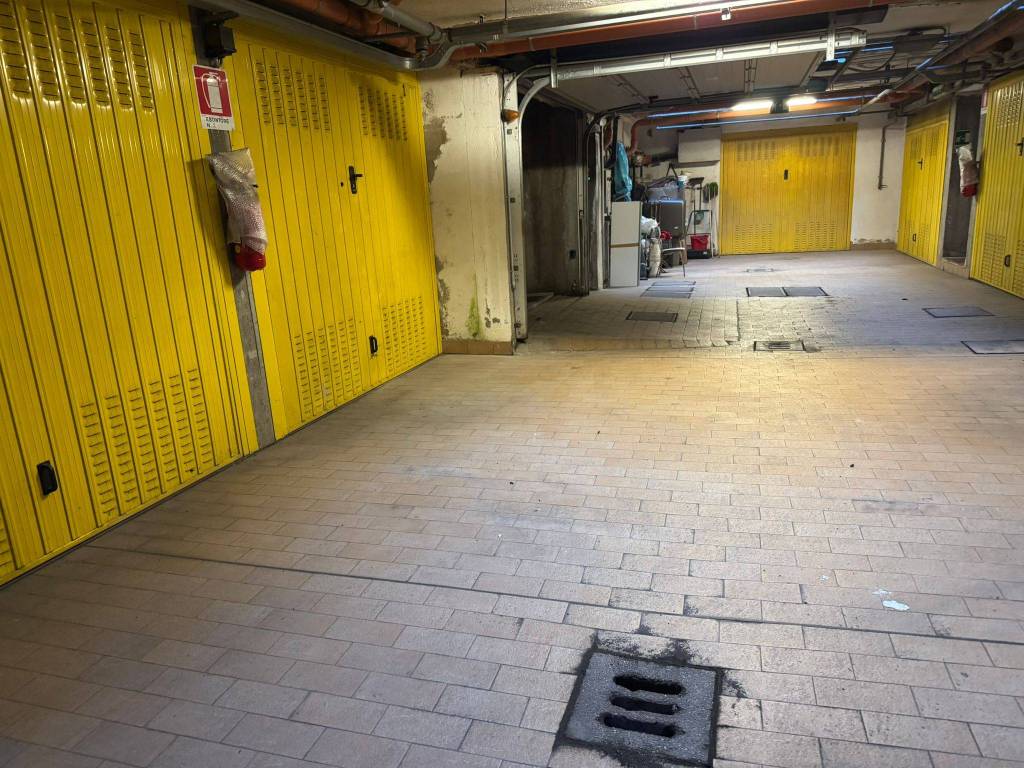 Box / garage a Bologna in Via Saragozza, 223 - Foto 4
