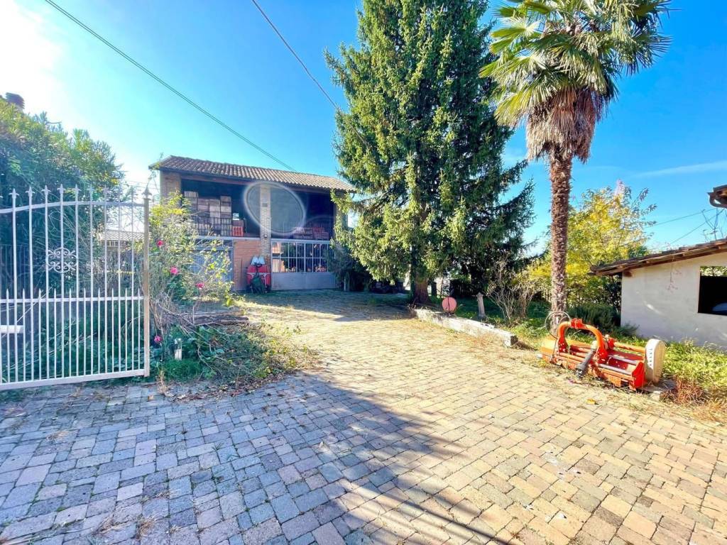 Casa indipendente a Alba in Frazione Castelrotto , 60/b - Foto 3