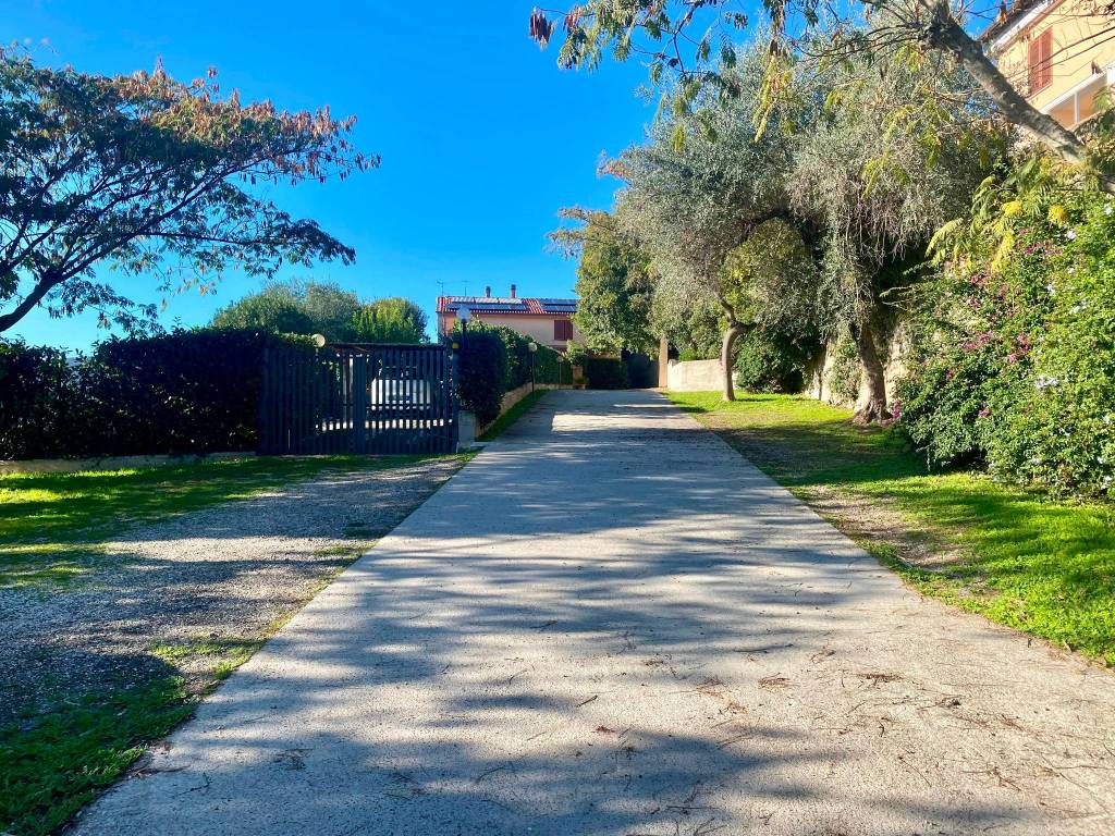 Villetta a schiera a Trevignano romano in Via Vigna Rosa, 3 - Foto 2
