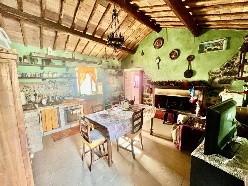 Casa indipendente a Viterbo in Piazza Mentana - Foto 4