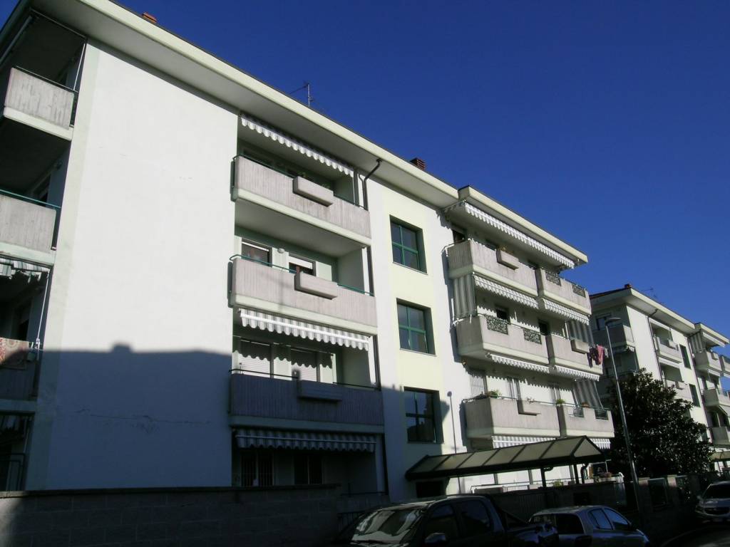 Appartamento a Trecate in Via Guerazzi - Foto 3