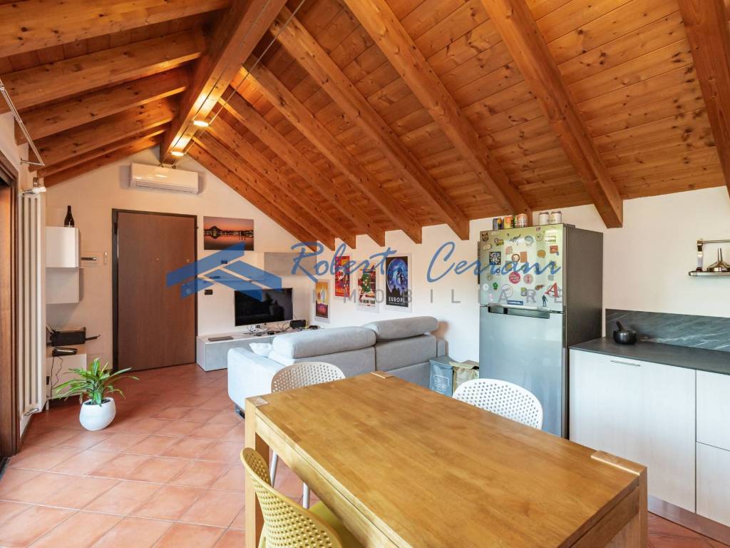 Appartamento a Saronno in Via Filippo Reina, 8 - Foto 2