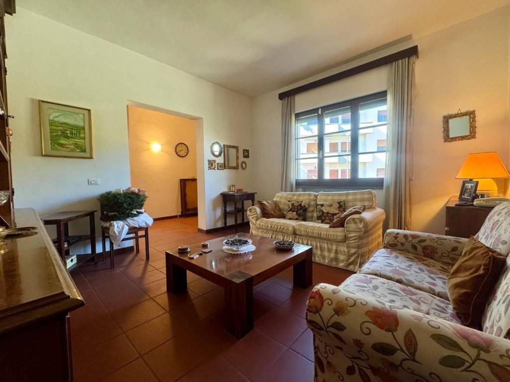 Villa a Pontedera in Via Palmiro Togliatti, , 25 - Foto 4