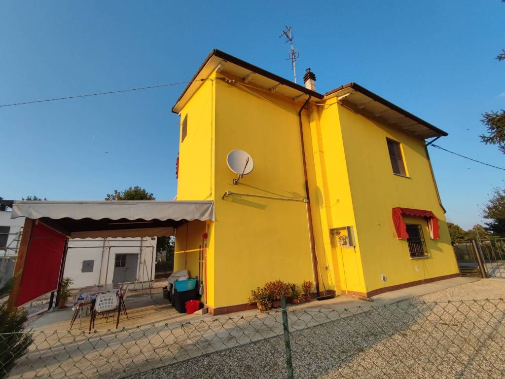 Villa a Bondeno in Via Enrico Fermi - Foto 3