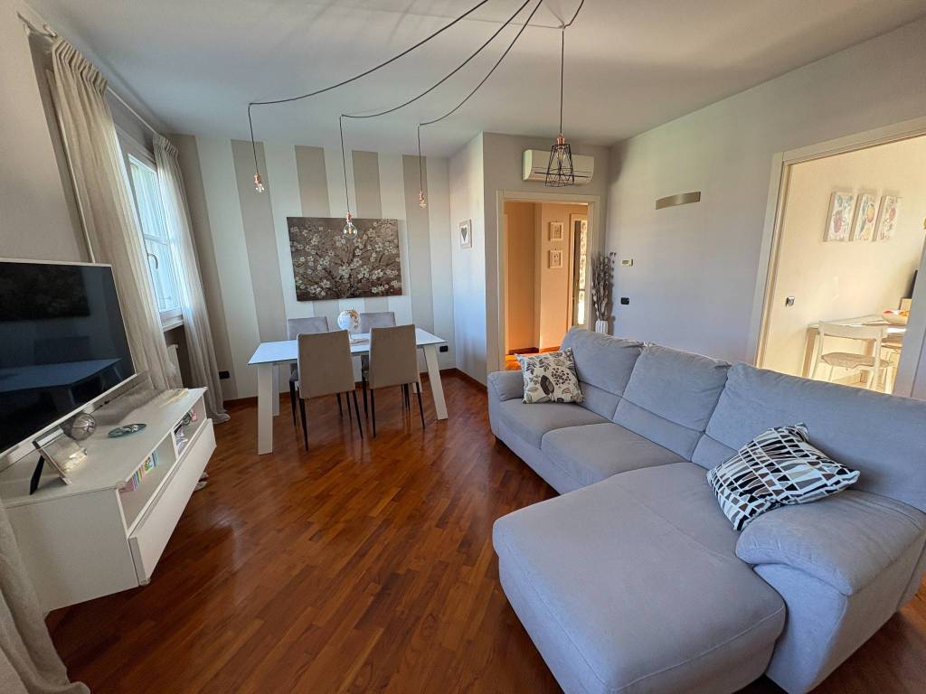 Appartamento a Quarrata in Via Giuseppe Giusti, 19 - Foto 4