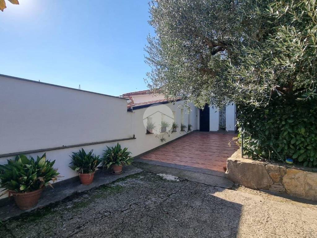 Villa a Viterbo in Strada Tuscanese - Foto 2