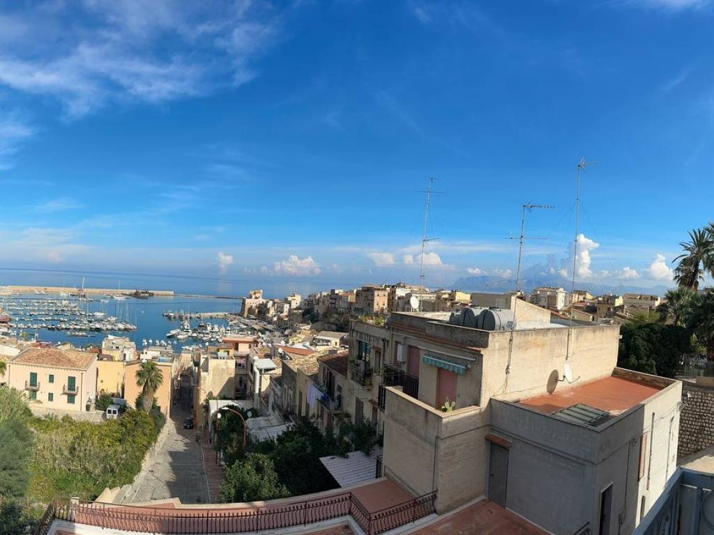 Casa indipendente a Castellammare del golfo in Via Canale Vecchio - Foto 2
