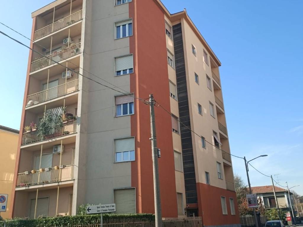Appartamento a Gallarate in Via Ercole Ferrario - Foto 2