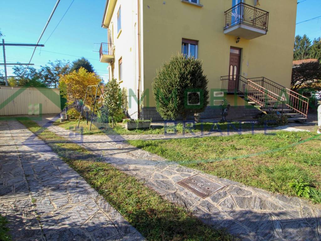 Appartamento a Casorate sempione in Via Udine, 8 - Foto 2