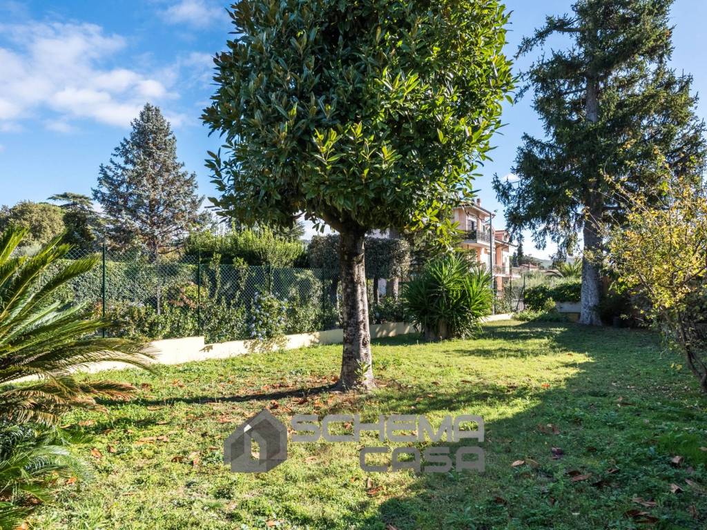 Villa a Grottaferrata in Via Francesco Consoli, 2 - Foto 5