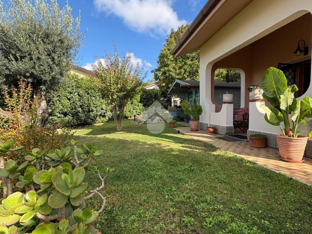 Villa a Albano laziale in Via moricone, 37 - Foto 2