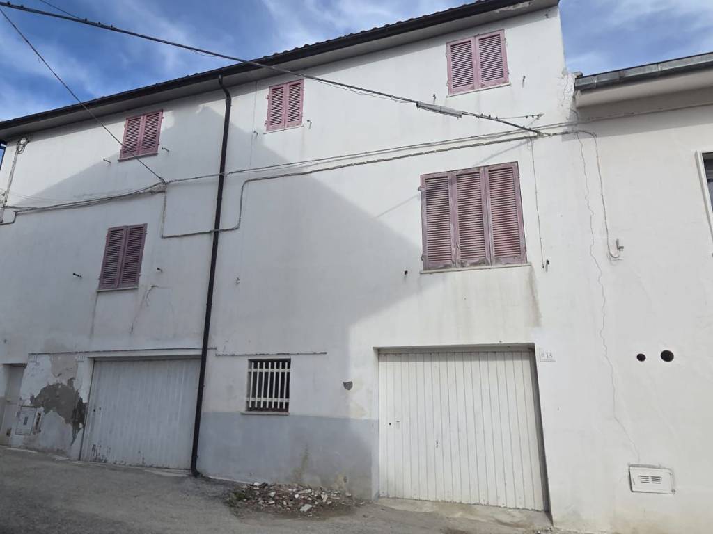 Casa indipendente a Campli in Via Lucignano, 1 - Foto 2