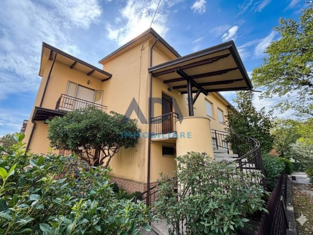 Casa indipendente a Assisi in Viale Maratona, 11 - Foto 2