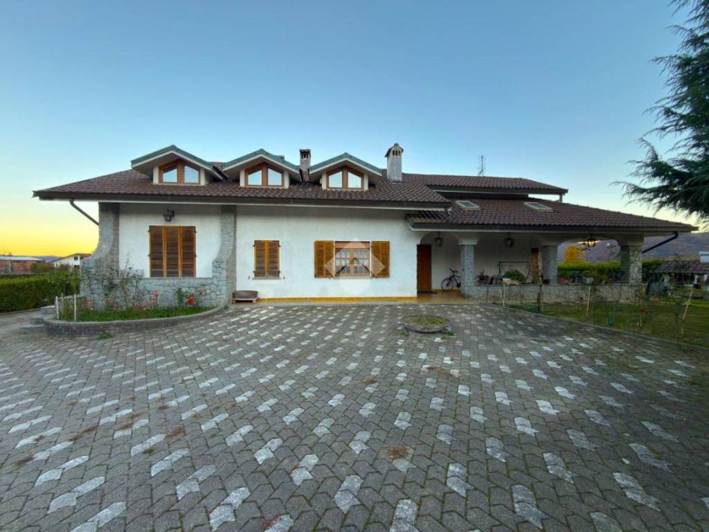 Villa a Giaveno in Via genolino, 57 - Foto 2