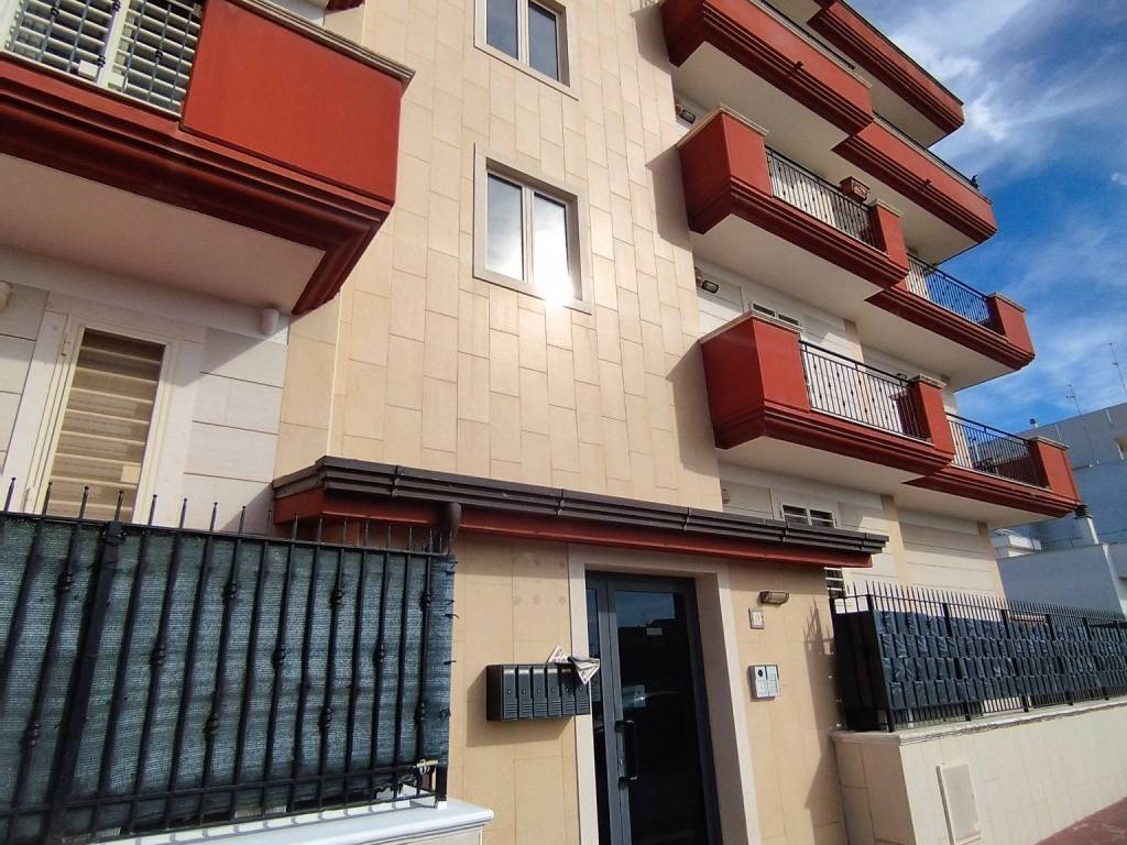 Appartamento a Triggiano in Via Monsignore Don Tonino, 13 - Foto 2