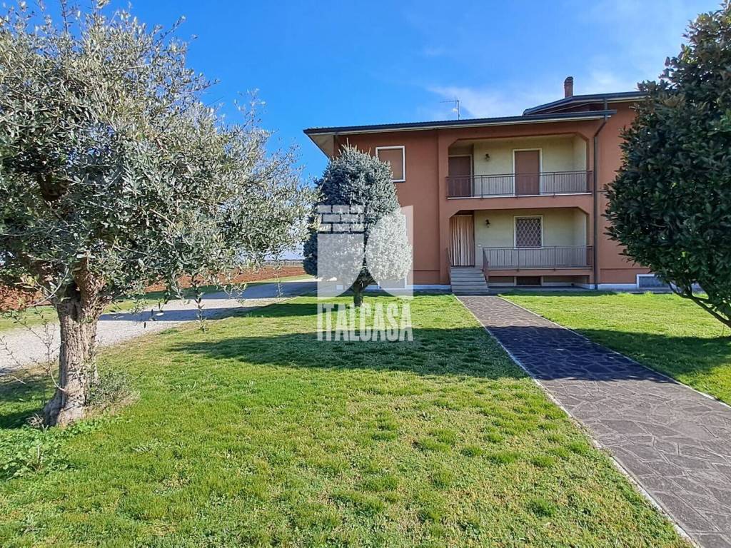 Villa a Roverbella in Strada Alta Belvedere - Foto 2