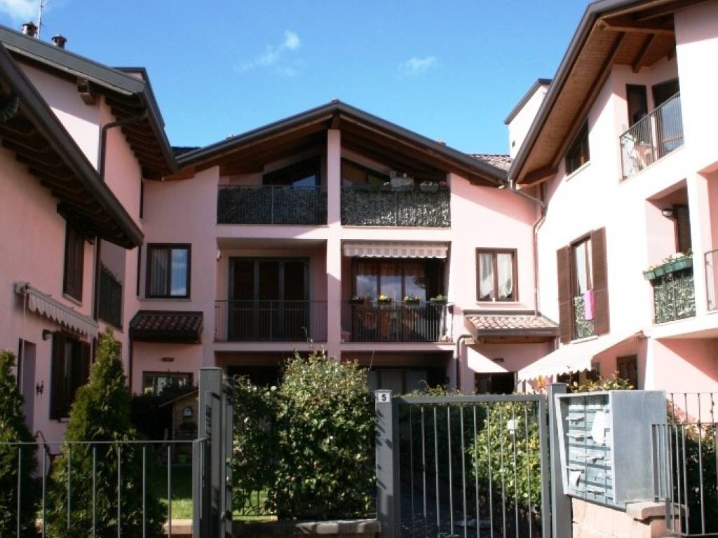 Appartamento a Faloppio in Via Galileo Galilei, 5 - Foto 2