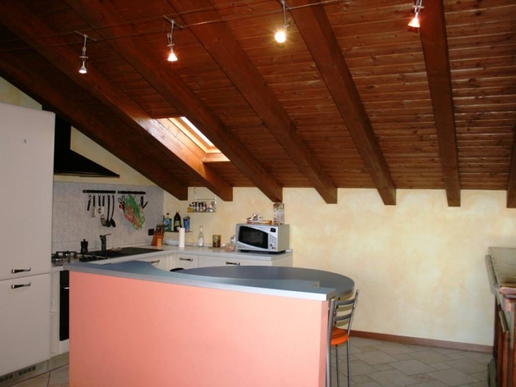 Appartamento a Faloppio in Via Galileo Galilei, 5 - Foto 4