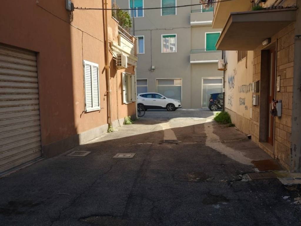 Box / garage a Pescara in Via Luigi Settembrini, 1 - Foto 3