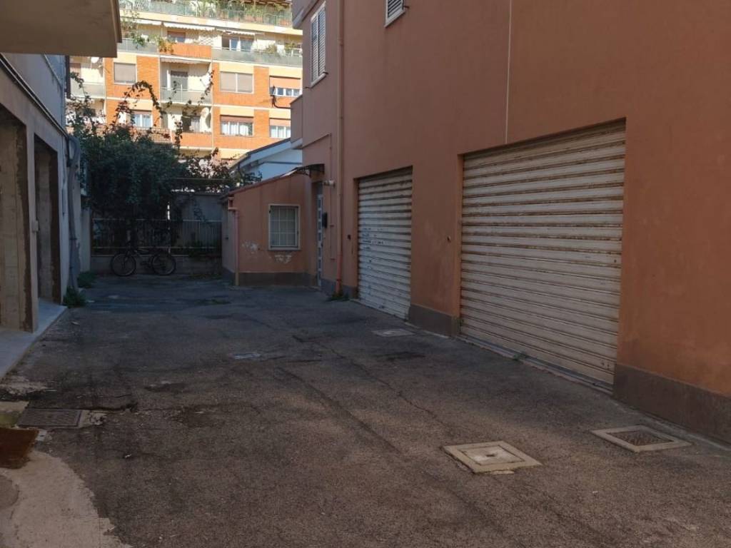 Box / garage a Pescara in Via Luigi Settembrini, 1 - Foto 4