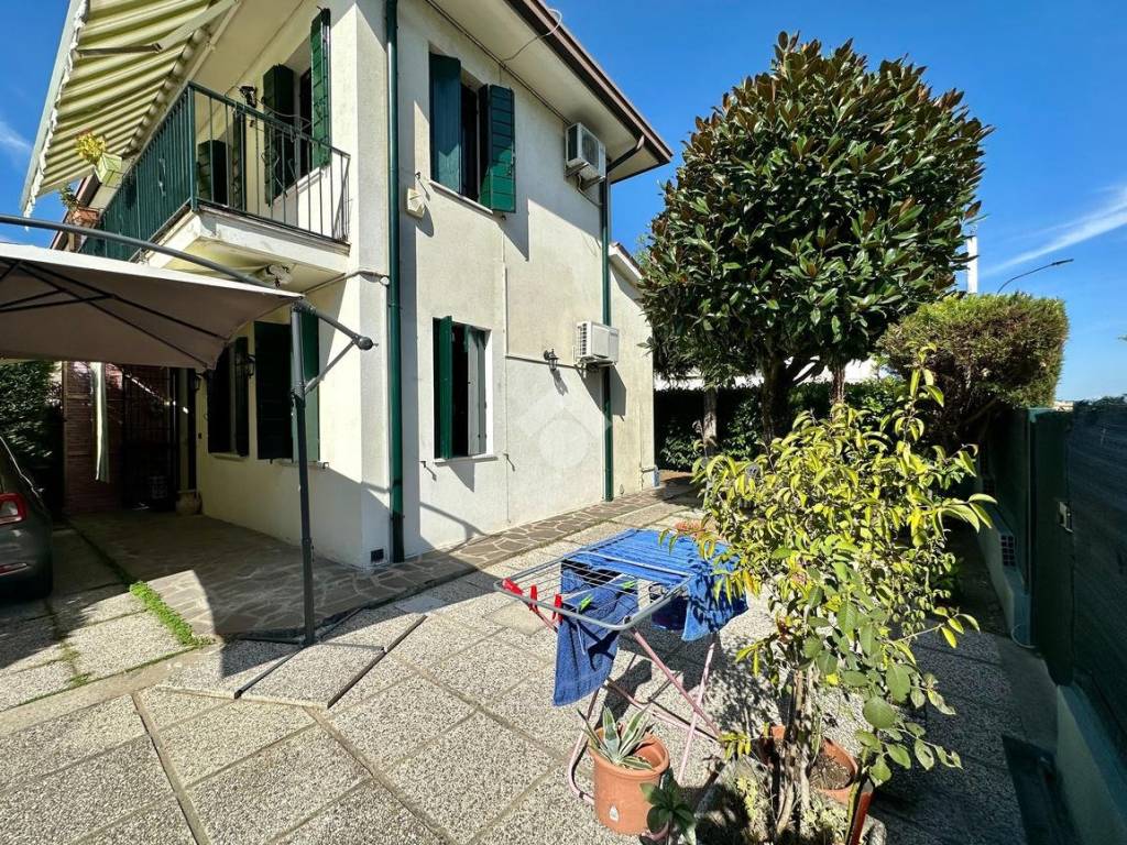 Casa indipendente a Abano terme in Via C. Battisti, 81 - Foto 2