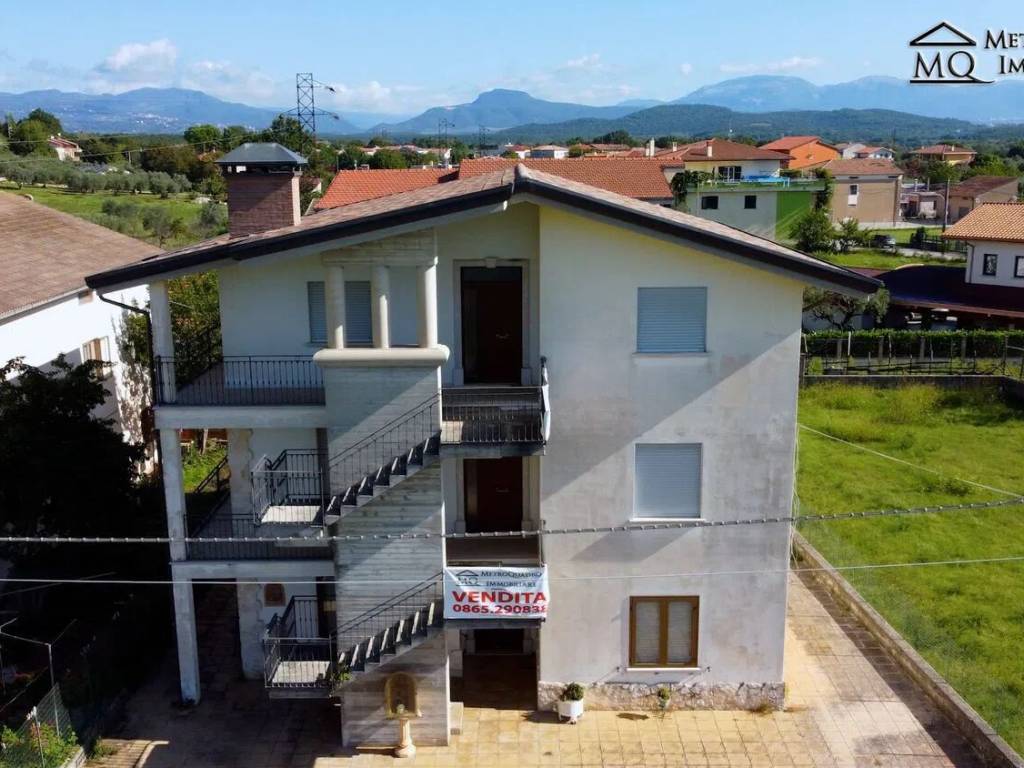 Villa a Montaquila in Via Trimanda, 10 - Foto 2