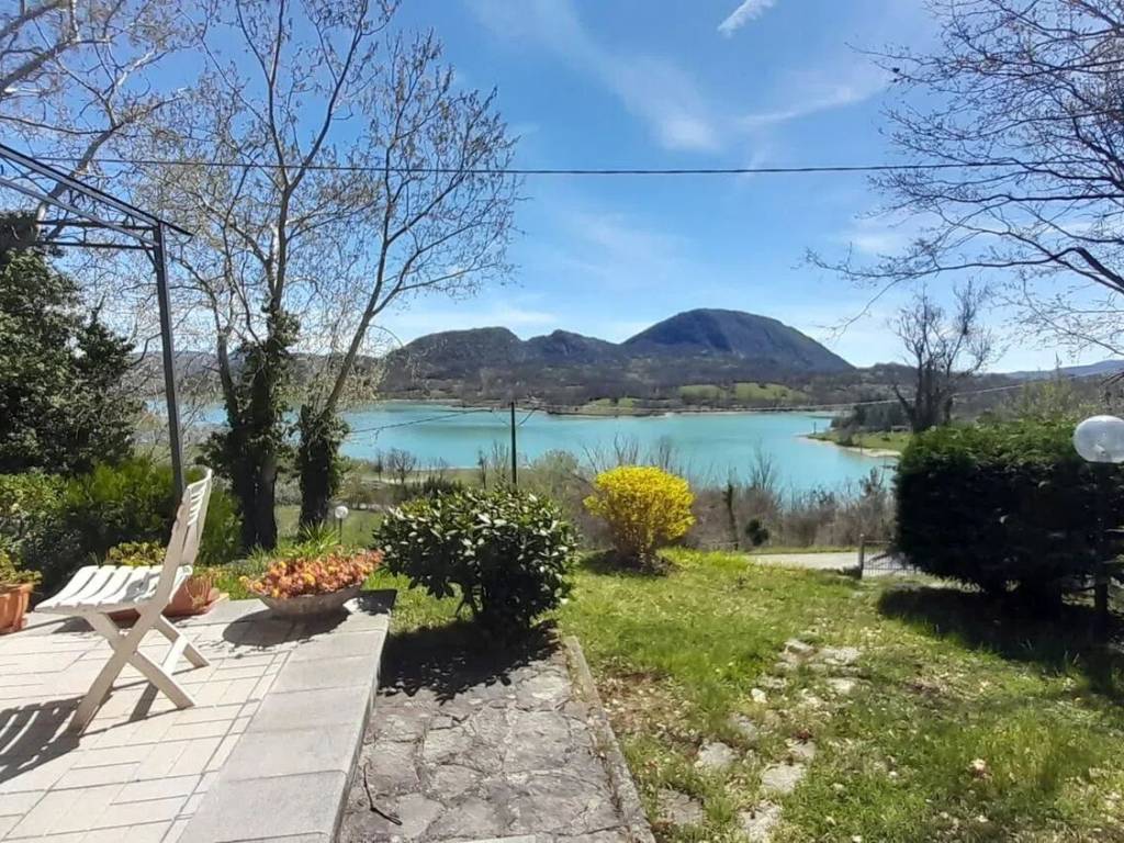 Villa a Castel san vincenzo in Via Del Cimitero, 22 - Foto 2