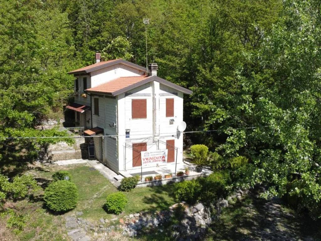Villa a Castel san vincenzo in Via Del Cimitero, 22 - Foto 3