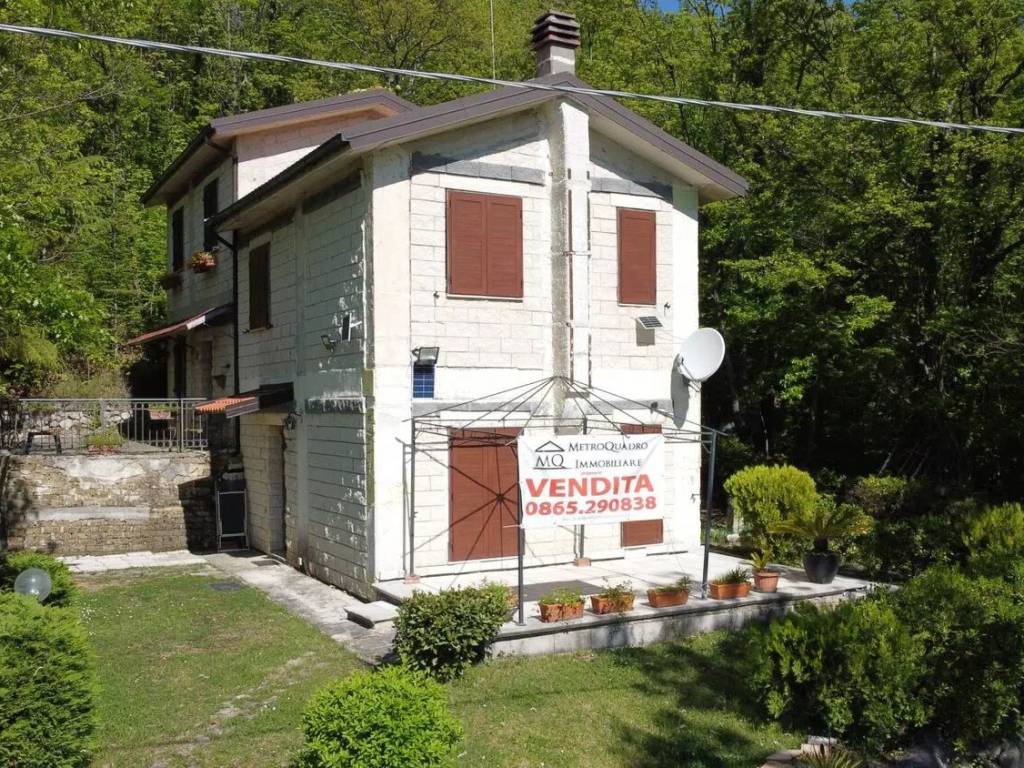 Villa a Castel san vincenzo in Via Del Cimitero, 22 - Foto 4