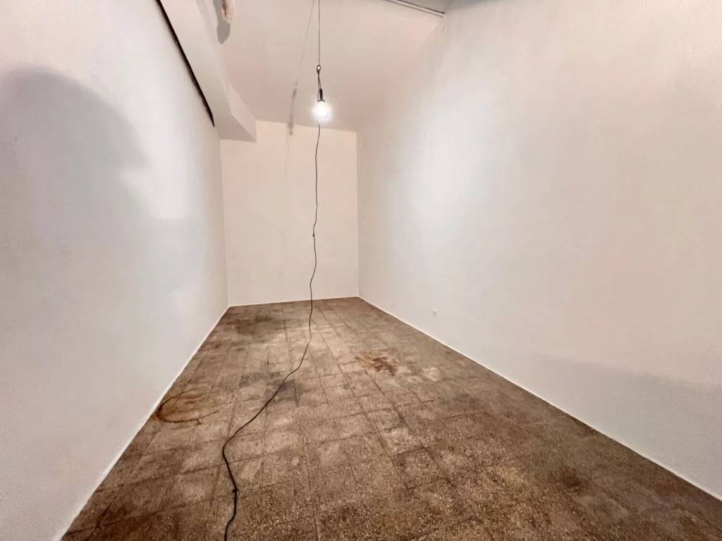 Box / garage a Ostuni in Via Dottor G. Camassa, 2 /4 - Foto 3