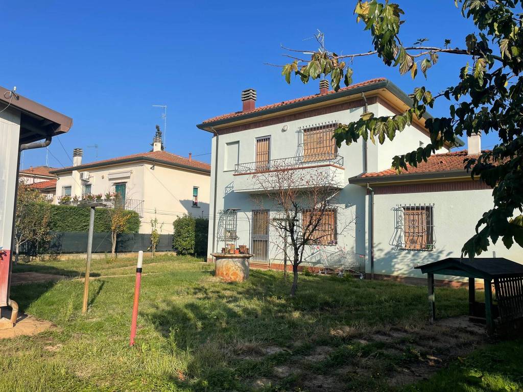 Villa a Massa lombarda in Via Venceslao Baravelli, 22 - Foto 2