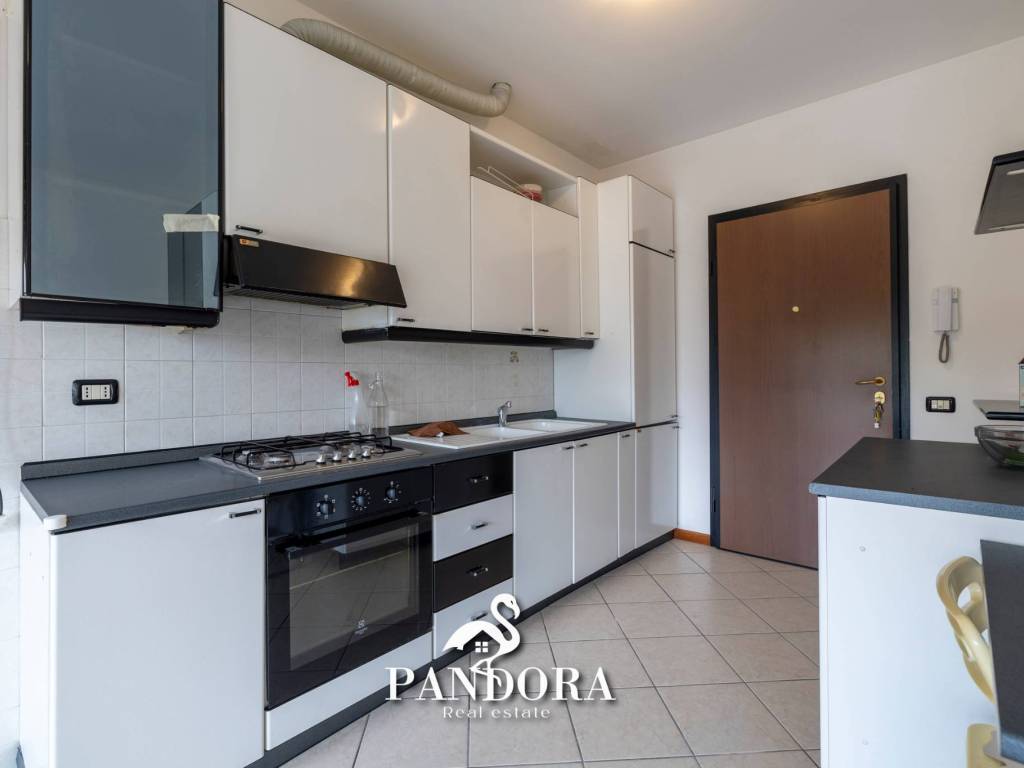 Appartamento a Gallarate in Via Monte Leone, 95 - Foto 2