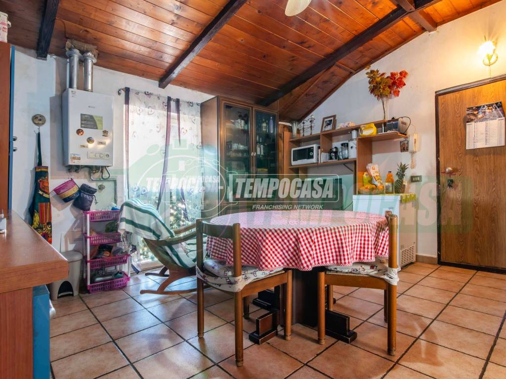 Appartamento a Origgio in Vicolo MONTI 11 - Foto 2