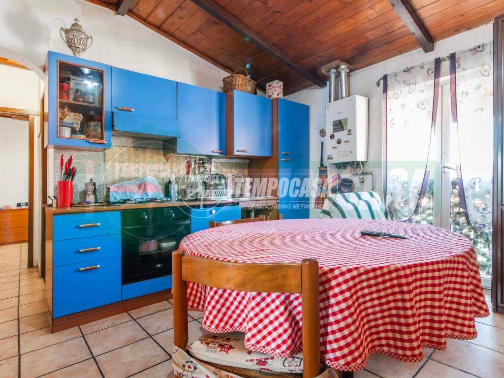 Appartamento a Origgio in Vicolo MONTI 11 - Foto 5