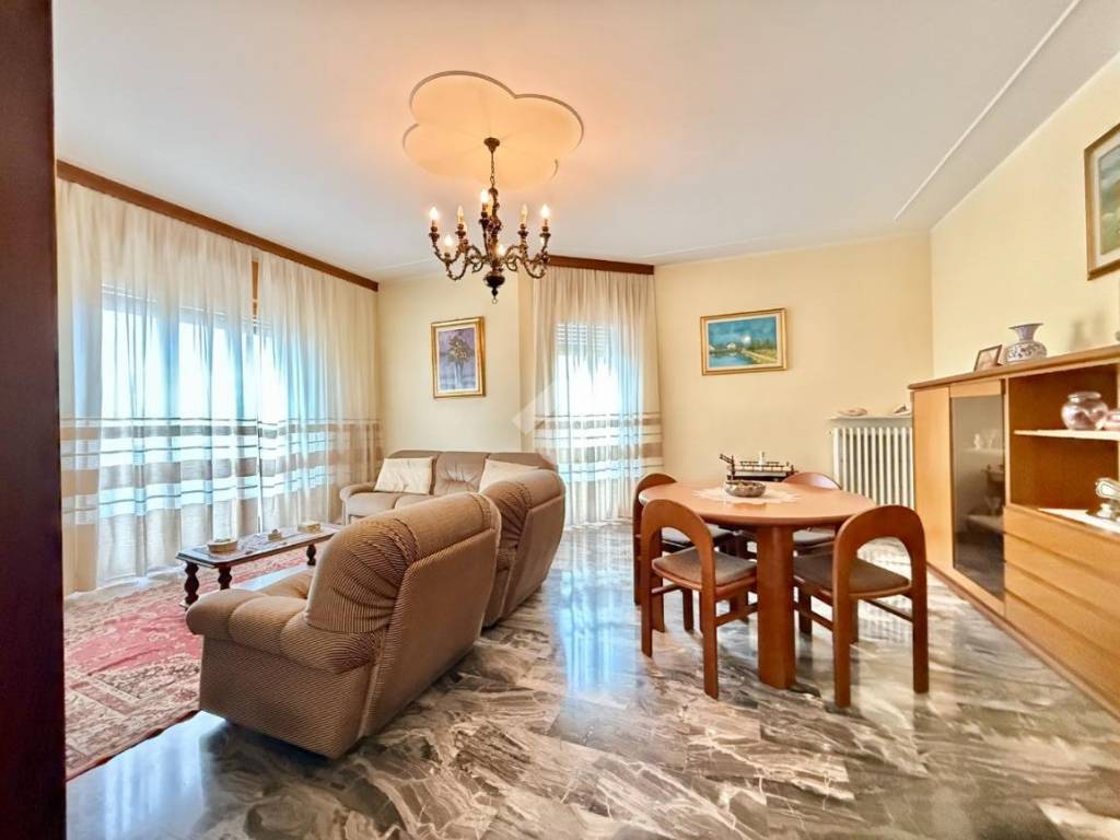Villa a Carobbio degli angeli in Via P. Fontana Roux, 1 - Foto 2