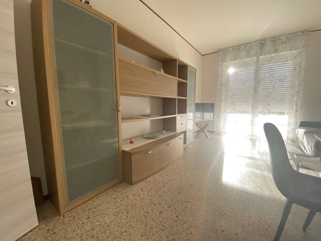 Appartamento a Arona in Via Vittorio Veneto - Foto 4