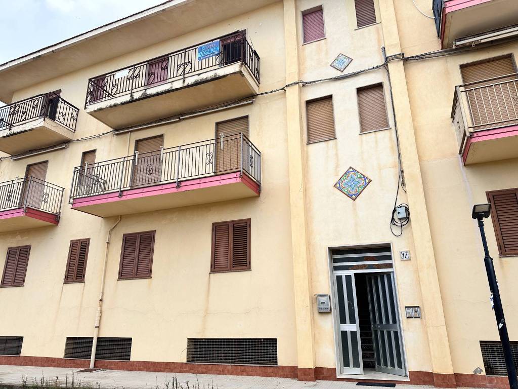 Appartamento a Reitano in Via Lungomare Colonna - Foto 3