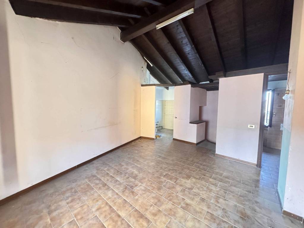 Appartamento a Carugo in Via Roma - Foto 5