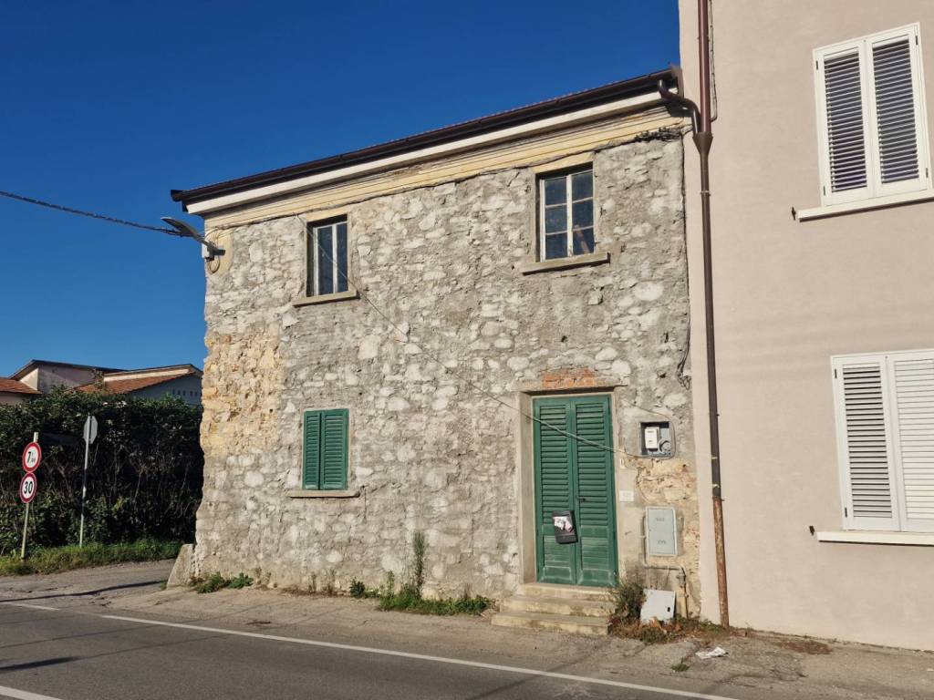 Casa indipendente a Quarrata in Via Statale, 421 - Foto 2