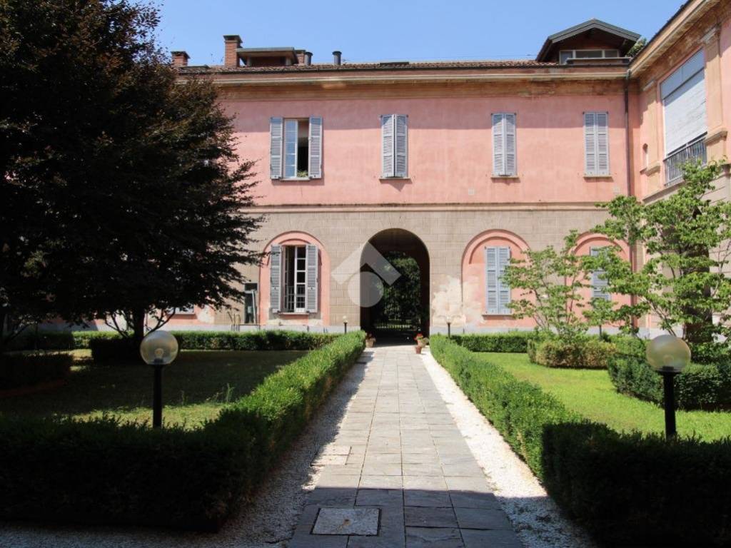 Appartamento a Bareggio in Via Don Villa, 27 - Foto 2