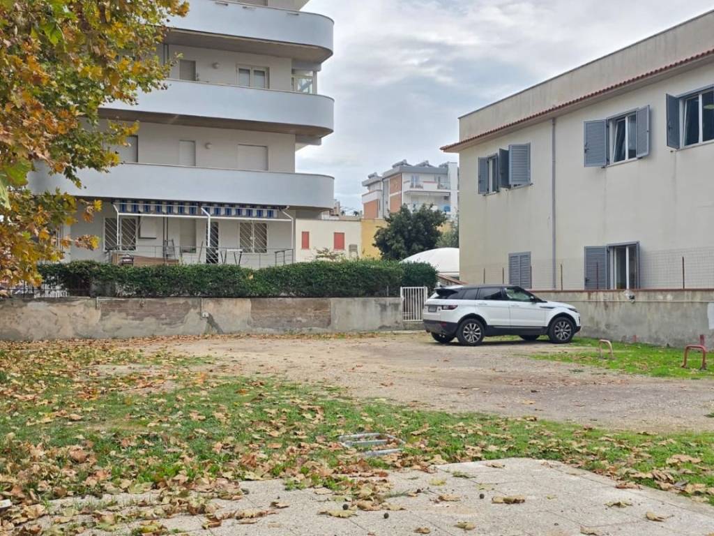 Box / garage a Nettuno in Via dell'Olmo, 2 - Foto 2