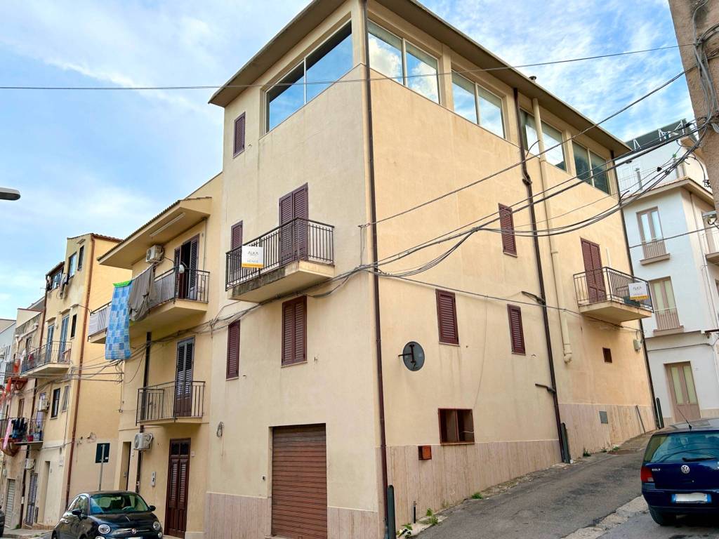 Casa indipendente a Castellammare del golfo in Via Don Giovanni Minzoni, 77 - Foto 2