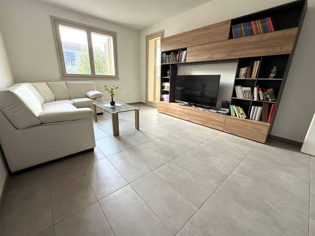 Appartamento a Prato in Via Vincenzo Vestri - Foto 4