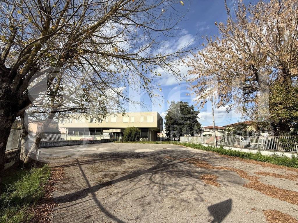 Palazzo / stabile a Santa maria a monte - Foto 2