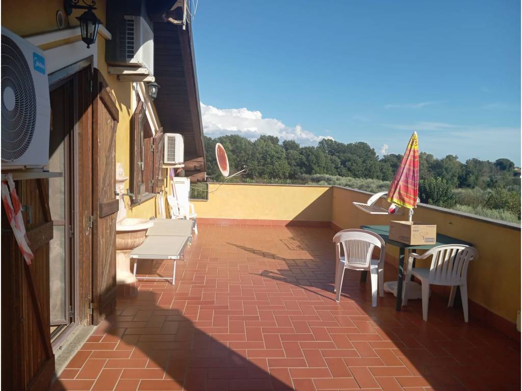 Villa a Lanuvio in Via Riserva della Bandita - Foto 5